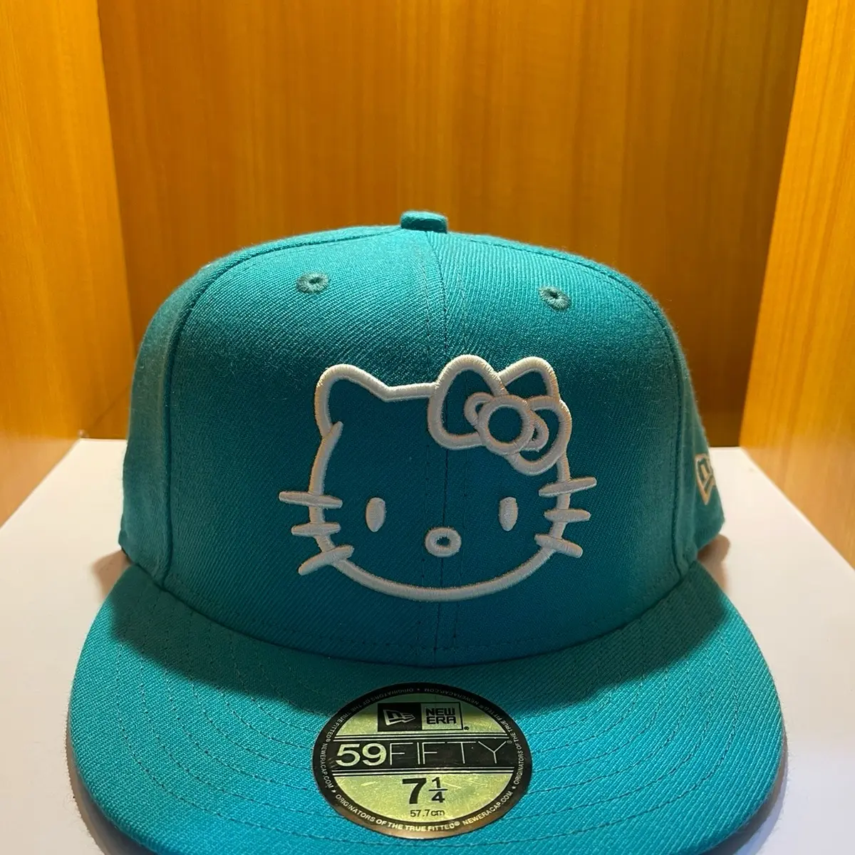 Topi NE Hello Ktty size 7 3/8