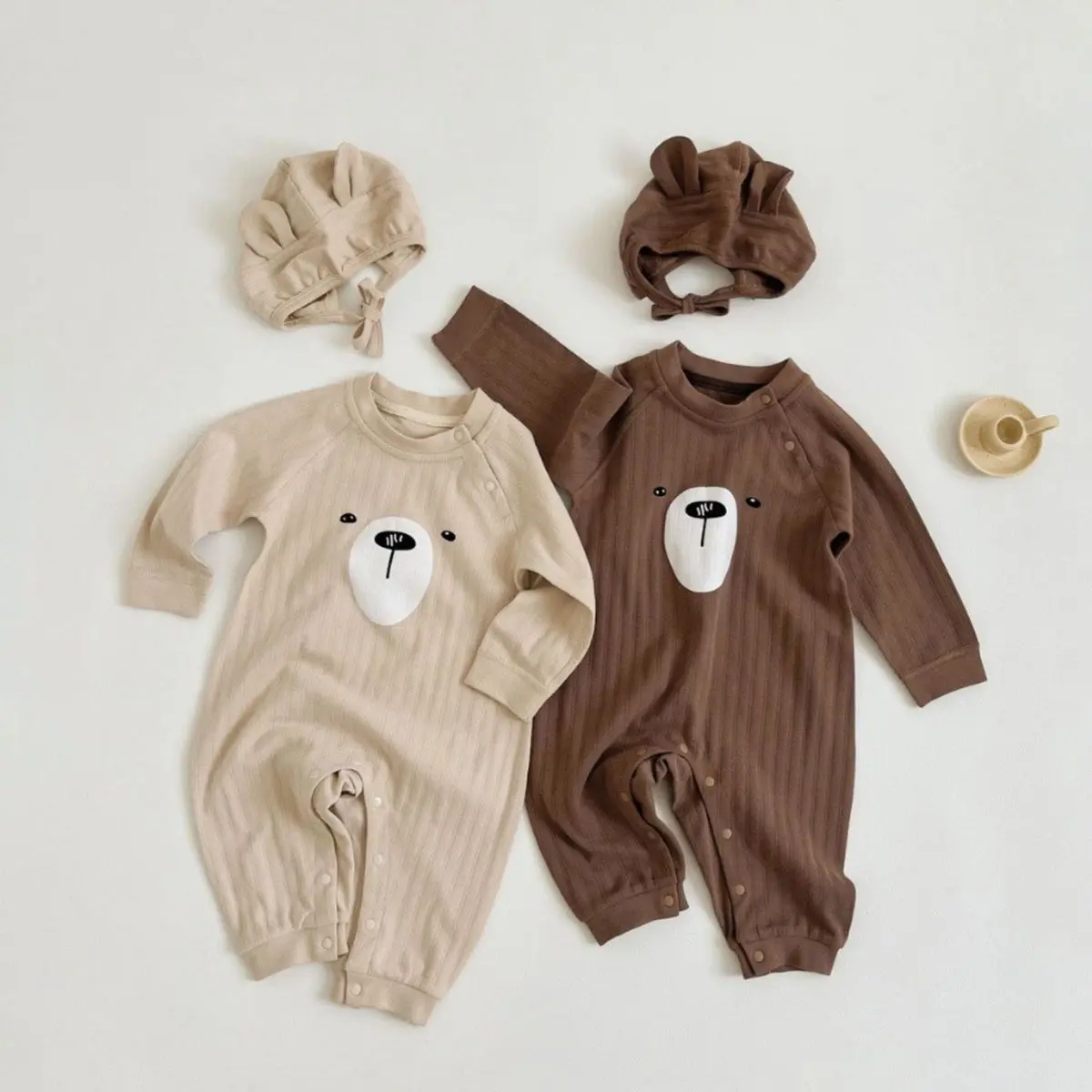 Bộ quần áo Body thun tăm kèm mũ hình gấu cho bé 0-10kg 2 màu: be, nâu