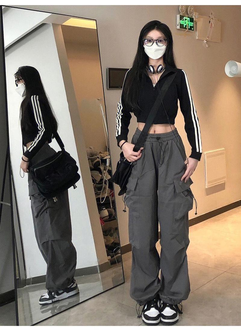 Product Introduction of Overall Hiphop, Gaya Retro Amerika, Untuk Wanita, Lurus dan Longgar, Pinggang Tinggi, Pelangsingan Badan, Berbilang Poket, Sesuai untuk Sukan dan Pakaian Kasual, Seluar Pants 10