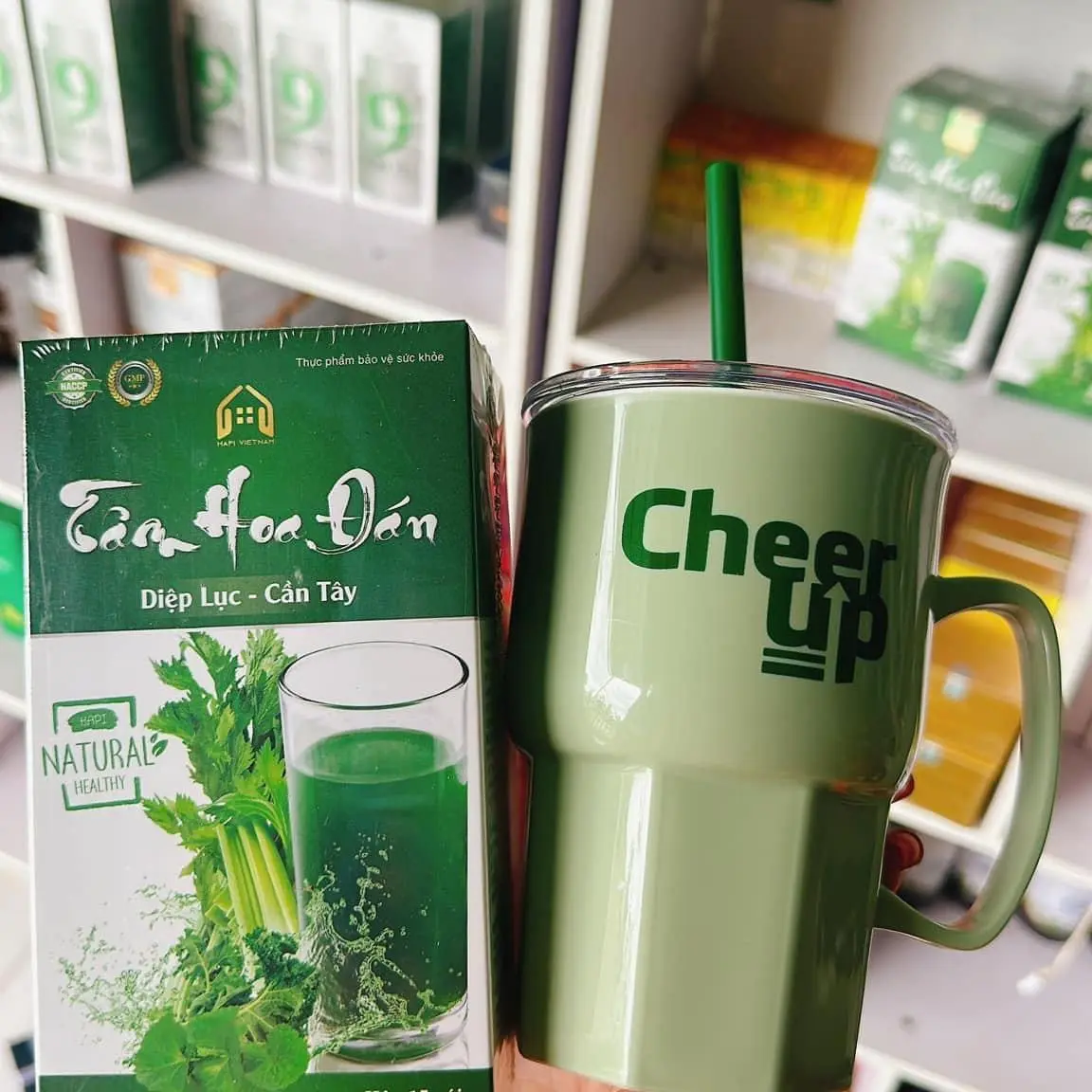 (Tặng ly ống hút) DIỆP LỤC CẦN TÂY TÂM HOA ĐÁN nước uống đẹp da tặng kèm ly 500ml
