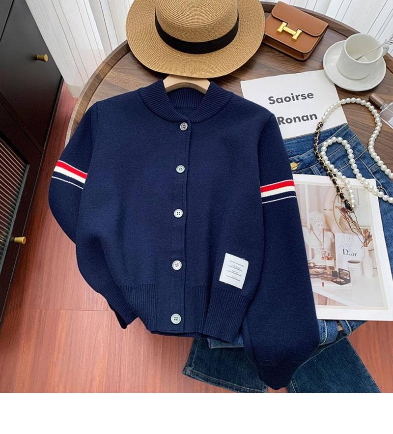 Product Introduction of Áo Len Thể Thao Nữ, Dáng Rộng Vừa Vặn, Thiết Kế Tay Đôi, Có Ruy Băng Dệt Màu, Cổ Bóng Chày, Kết Hợp Năng Động Trẻ Trung, Thích Hợp Cho Mùa Thu Và Mùa Đông Women Top Dài Tay 19