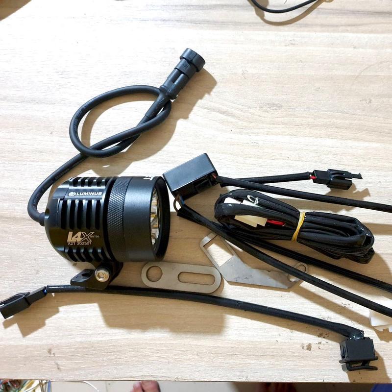 Combo đèn trợ sáng l4x cho xe satria gồm có đèn l4xsst20+ mạch và pat lắp đèn