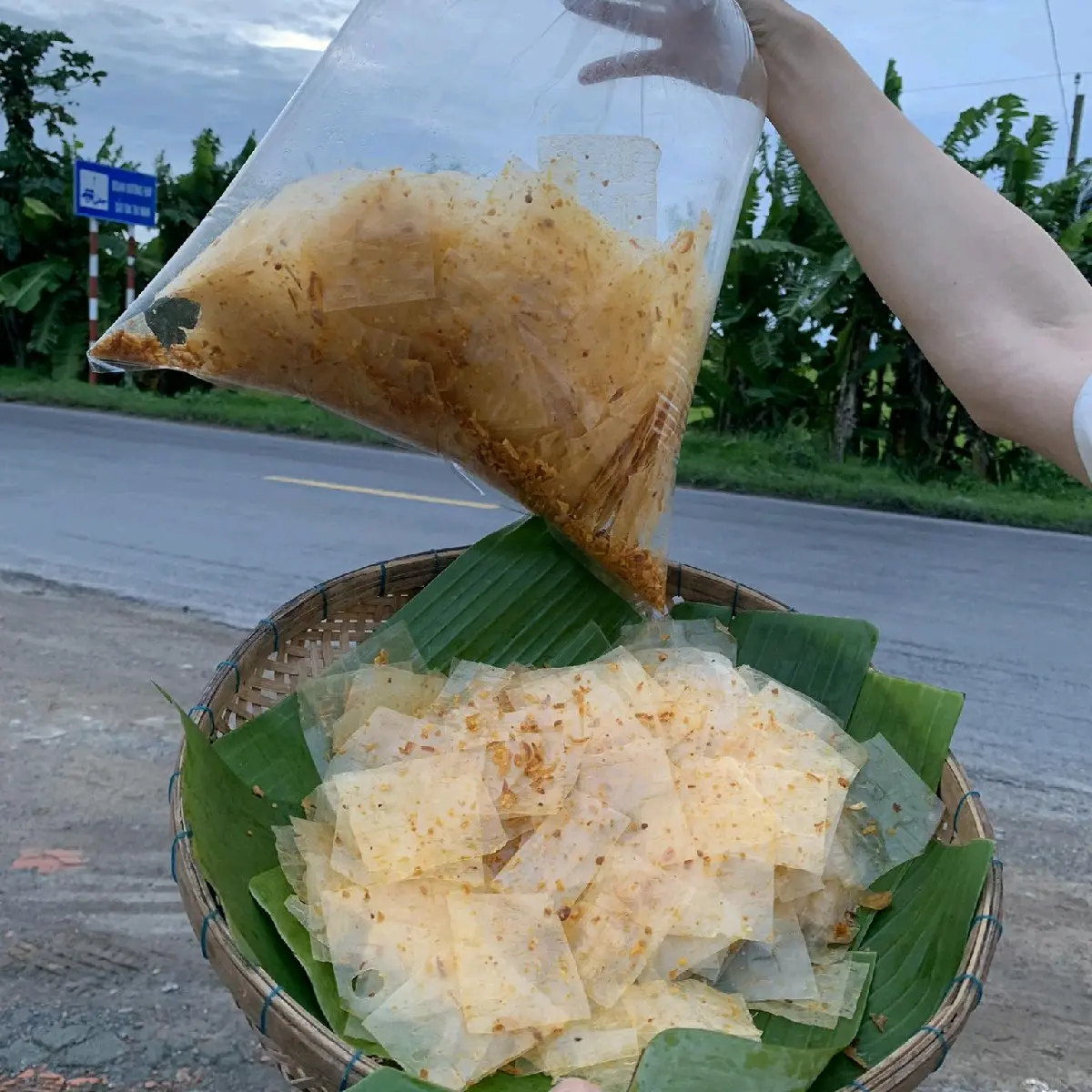 500gr Bánh tráng tỏi Long An