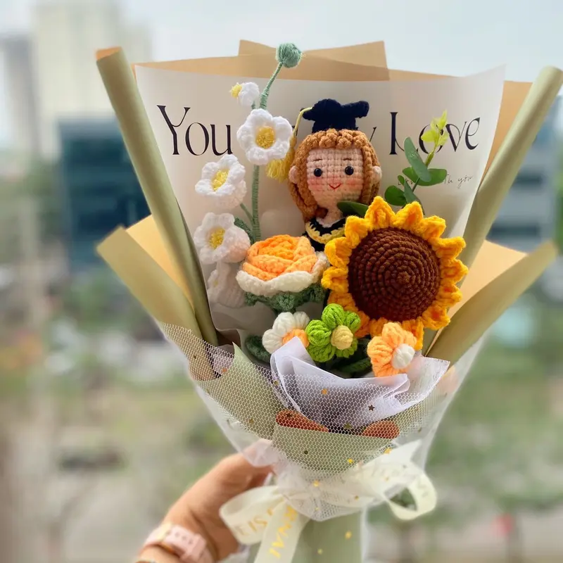 Bó hoa tốt nghiệp bằng len handmade, hoa cử nhân 7