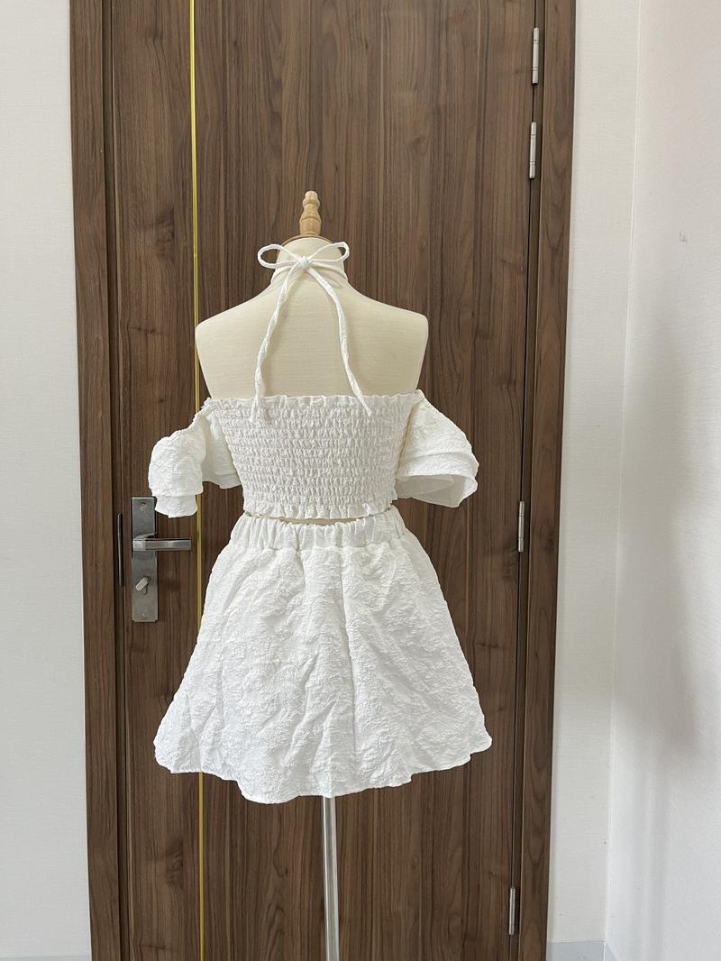 Product Introduction of 2M41 - SET áo cổ yếm và chân váy chữ A , Set đồ nữ đi chơi trẻ trung,(eo 60-74cm vừa) Women 3
