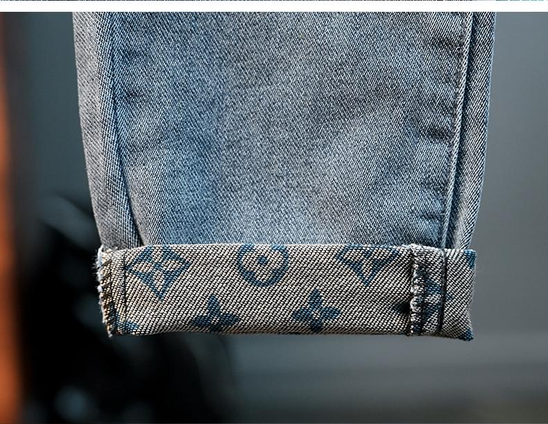 Product Introduction of 2024 New Slim-Fit Lightweight Thin Breathable Jeans Men's Straight Korean Style Slim High Elastic Soft Breathable Trousers Men Light Luxury Embroidery Jeans Casual Male Pedal 27