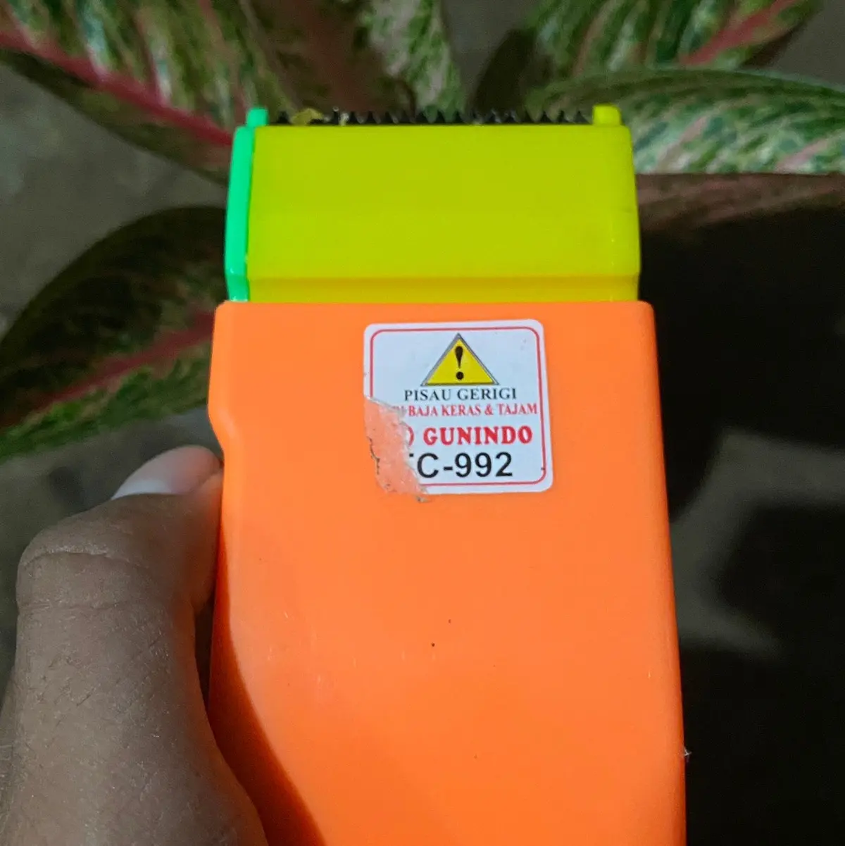 Alat cutting lakban packing