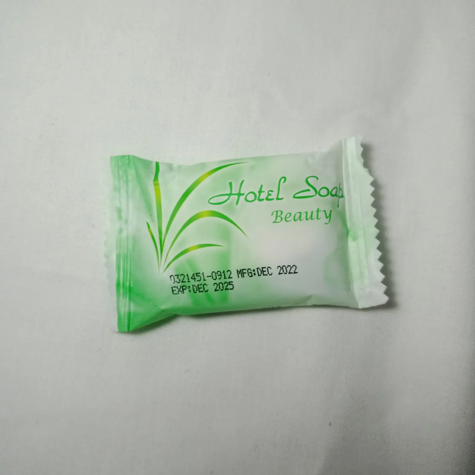 [100 pcs] hotel soap beauty 14gr /  sabun hotel cover hijau 14gr untuk [100 pcs]
