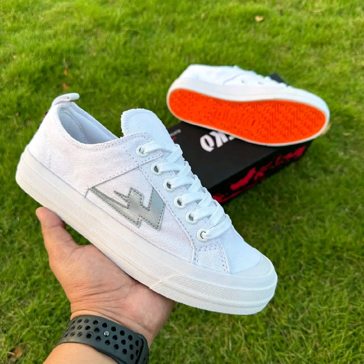 [BISA NYALA] Sepatu Sneakers Aekoshoes White Reflective Pria/wanita Original Produk  Lokal Canvas Casual