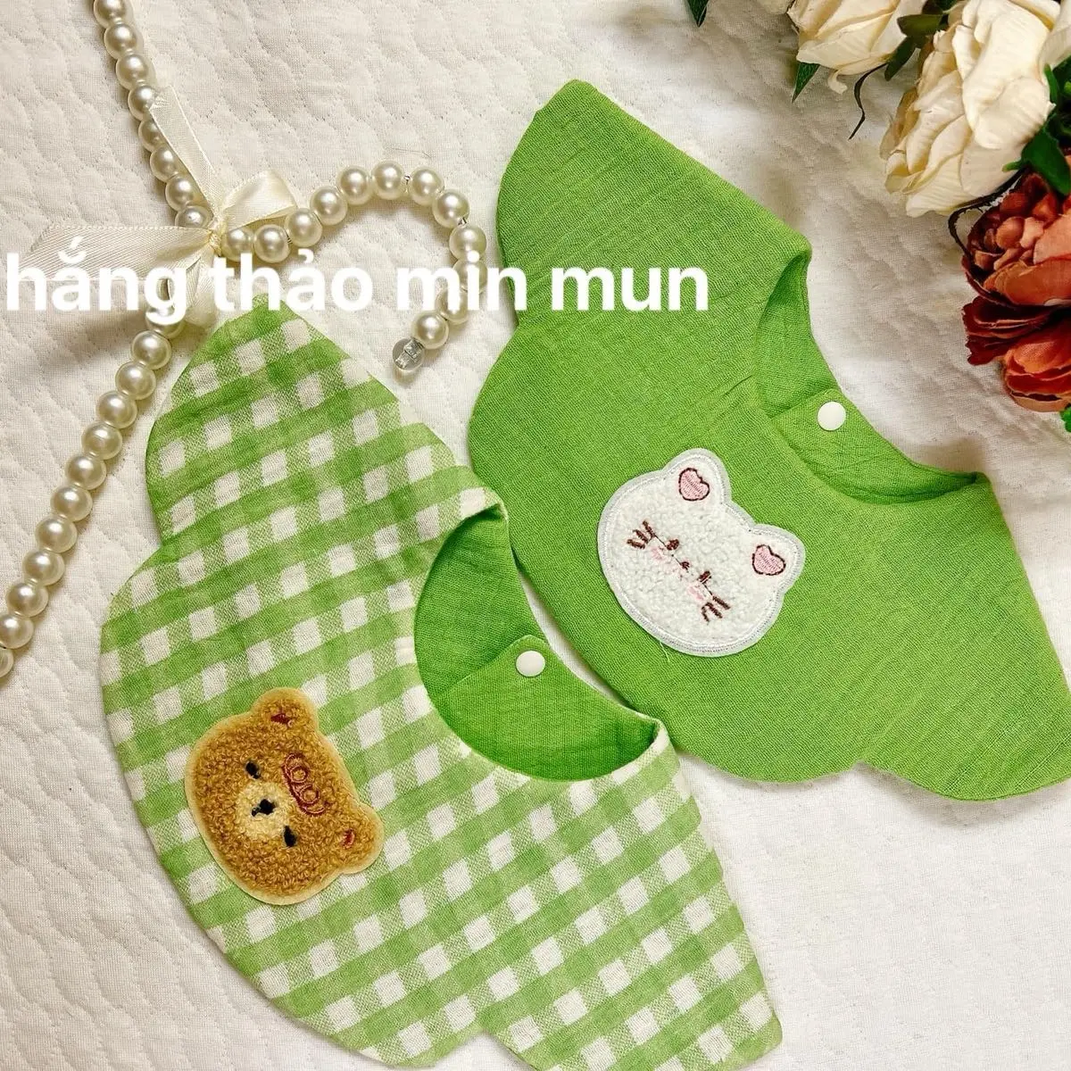 Yếm  áo gấu  cho bé gái  . Làm  từ chất vải  musslin nguyên chất