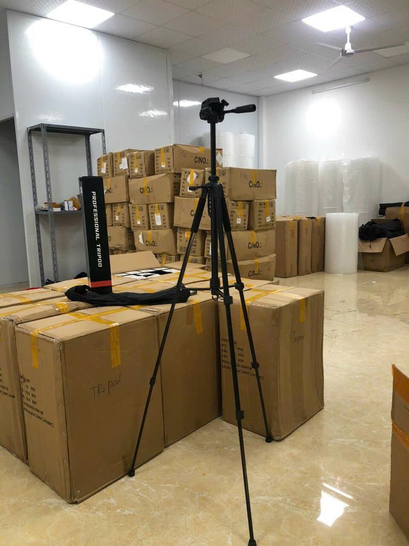 Product Introduction of [ Tripod 1M7  ]  Chân Máy Có Chiều Cao 600mm -1700mm - Dùng Gắn Máy Ảnh & Điện Thoại , Phụ Kiện Hỗ Trợ Đắc Lực Cho Camera Quay Video Chụp Ảnh Selfie 22