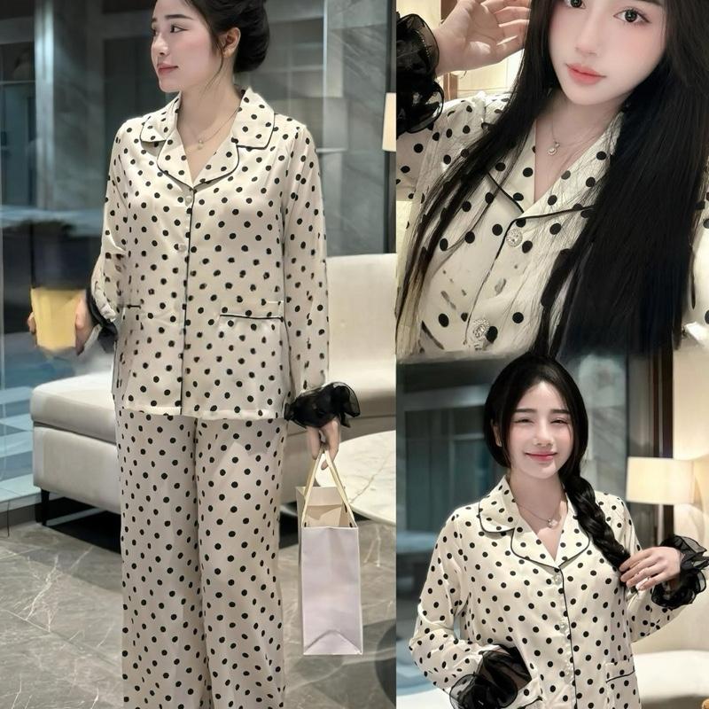 Bộ pjzama dài tay họa tiết chấm bi đen phối voan xếp ly điệu đà, Hầng Lyly cao cấp - M9875 Women Nữ Kem Áo Quần Ngủ Top