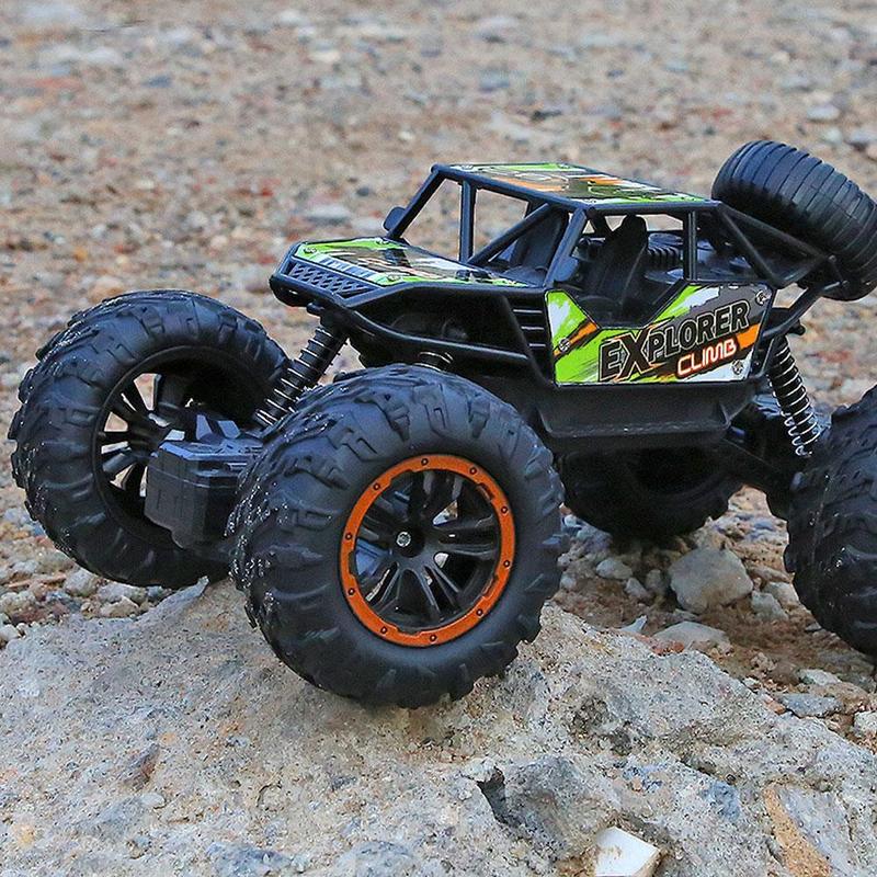Product Introduction of Rc Car With HD 720P WIFI FPV Camera Machine On Remote Control Stunt 1:18 2.4G SUV Radiocontrol U5N4 48