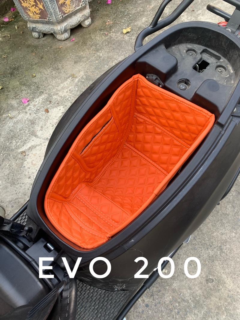 Product Introduction of Lót cốp xe vinfar Evo 200 chất liệu da nappa có túi logo Vinfar chính hãng 6
