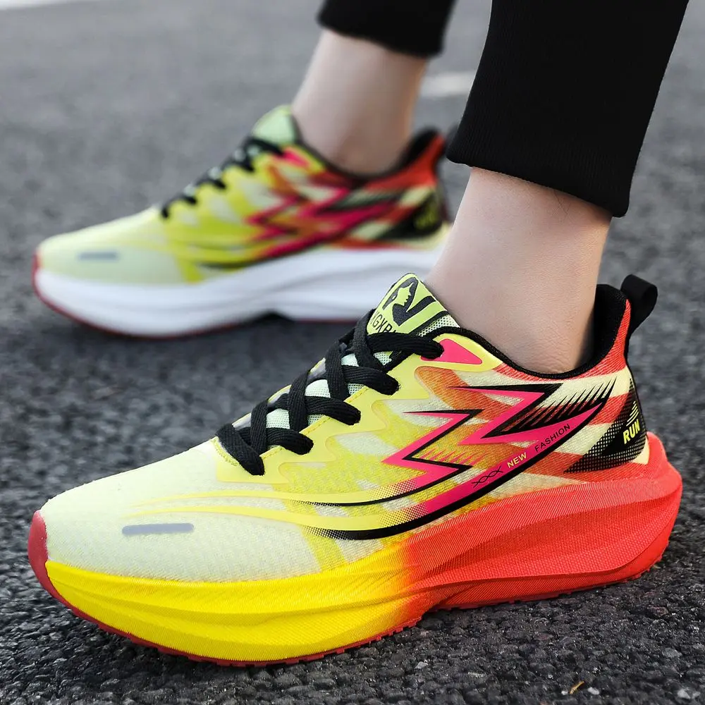 Kasut Larian untuk Lelaki dan Wanita, Gaya Sukan, Bahan Plat Karbon, Ultra-ringan, Penyerapan Kejutan, Sesuai untuk Semua Musim, Tahan Bau, Tidak licin, Tahan Haus, Sesuai untuk Pakaian Kasual Sports Shoes Outdoor