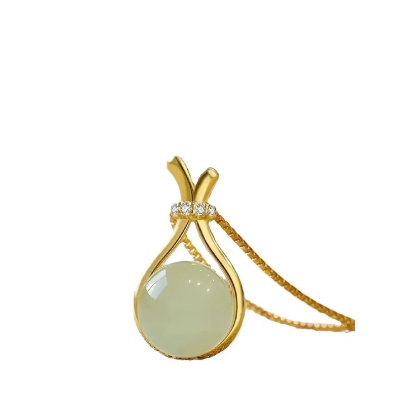 Pendant necklaces and women's lucky bags have elegant and attractive temperaments. 4