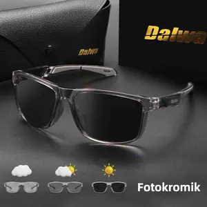 【Tangga Super Lembut】Kacamata Mengemudi, Dalwa, Fotokromik dan Terpolarisasi, untuk Pria, Cocok untuk Mengemudi, Mendaki, dan Memancing, Gaya Klasik, dengan Perlindungan UV400, Kacamata Olahraga Luar Ruangan, Kacamata Hitam untuk Semua Ukuran Kepala