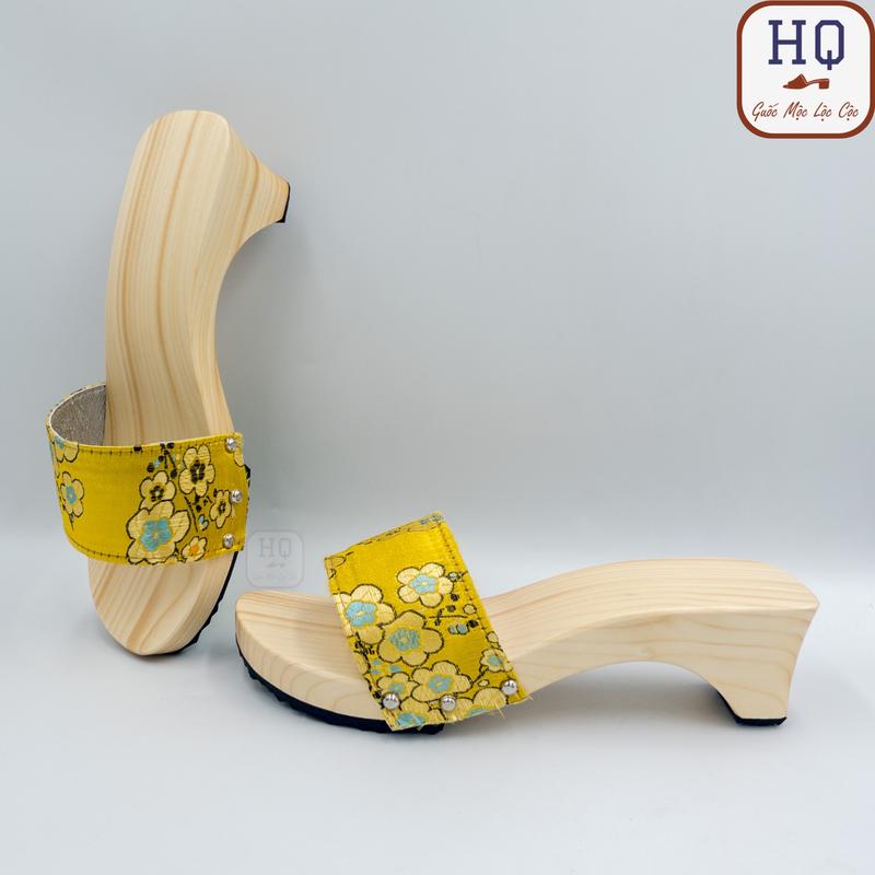 Guốc gỗ thông 5cm dép gỗ truyền thống mũi tròn Gấm Hoa guốc mộc 5 phân mặc áo dài, bà ba, Việt phục, phụ kiện chụp ảnh, hóa trang, diễn văn nghệ
