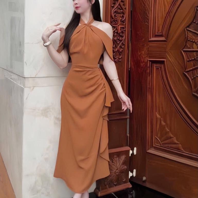 Đầm Dạ Hội Cổ Yếm Với Phong Cách Trễ Vai Quyến Rũ.A-0154