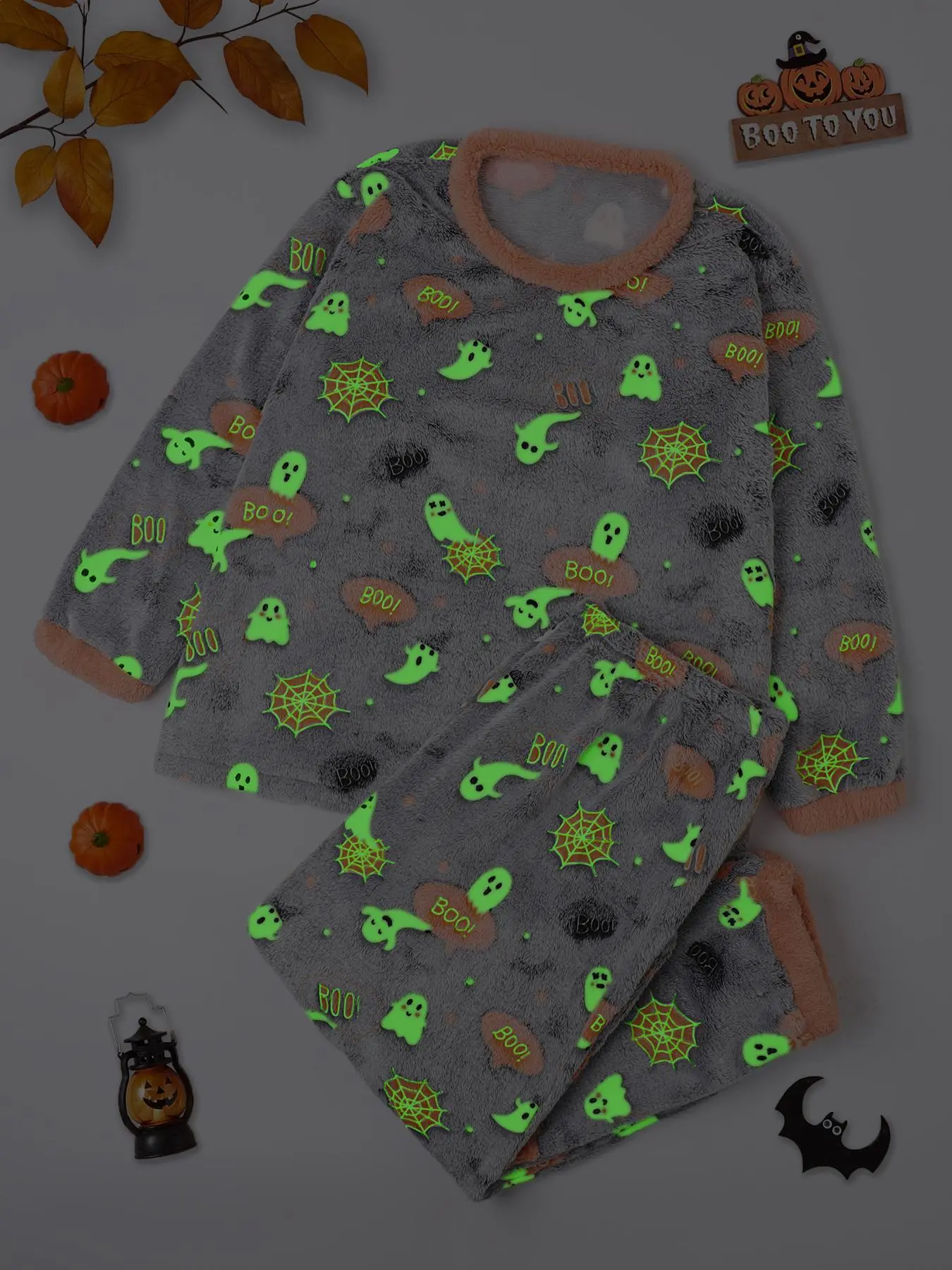 【Plus Size】 Halloween Two-Piece Set Glow in The Dark Pumpkin Print Crew Neck Sleep Top & Pants Coral Fleece Pyjama Set, Casual Comfy Round Neck Long Sleeve Top & Trousers PJ Set, Women's Sleepwear for Fall & Winter