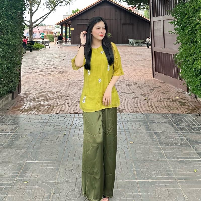 Set Pháp Phục Hoa Thêu Phối Quần Suông 2