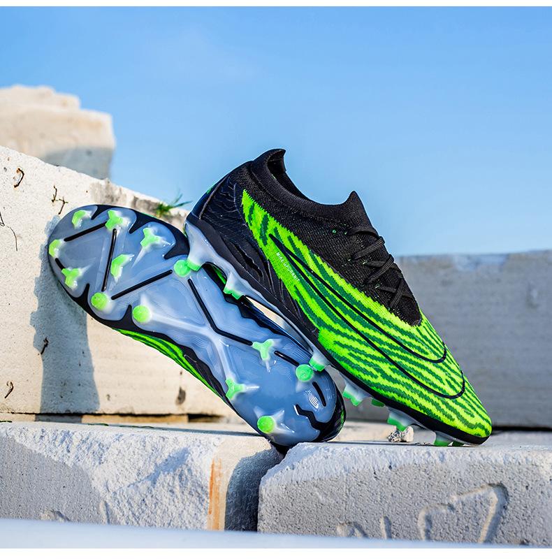 Product Introduction of In Stock Long Nail Broken Nail Football Boots Youth Soccer Shoes Men and Women Same Style More than Sneaker Human Made Sneakers Men and Women Soccer Shoes GT Soccer Shoes Outdoor Non-Slip Soccer Shoes Straight Hair 15