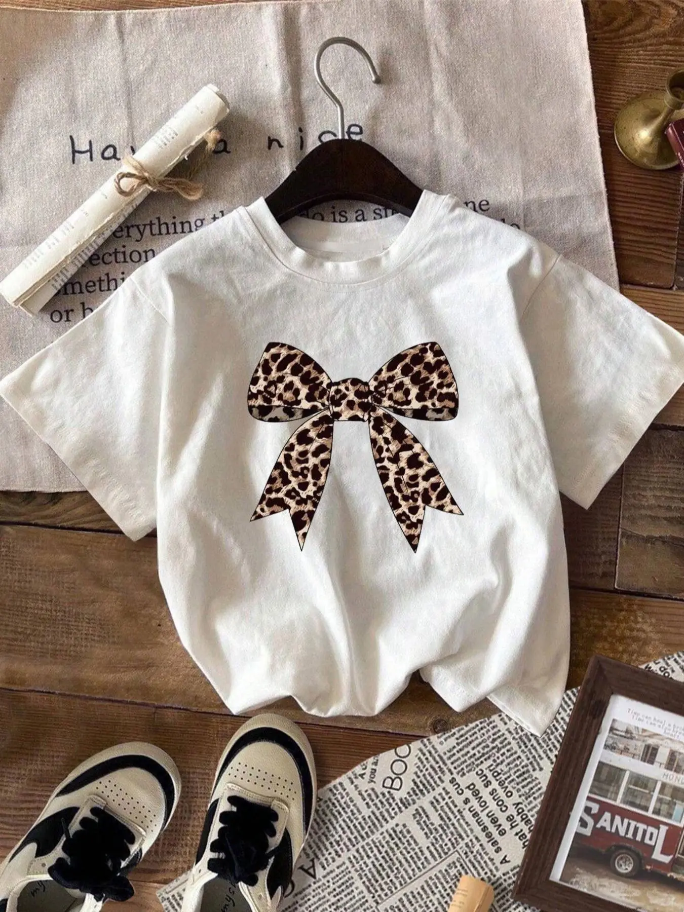 Women's Leopard Bow Print Round Neck Tee, Casual Classy Short Sleeve Graphic Print T-shirt for Summer, Ladies Clothes for Daily Wear, Tall Clothing Women