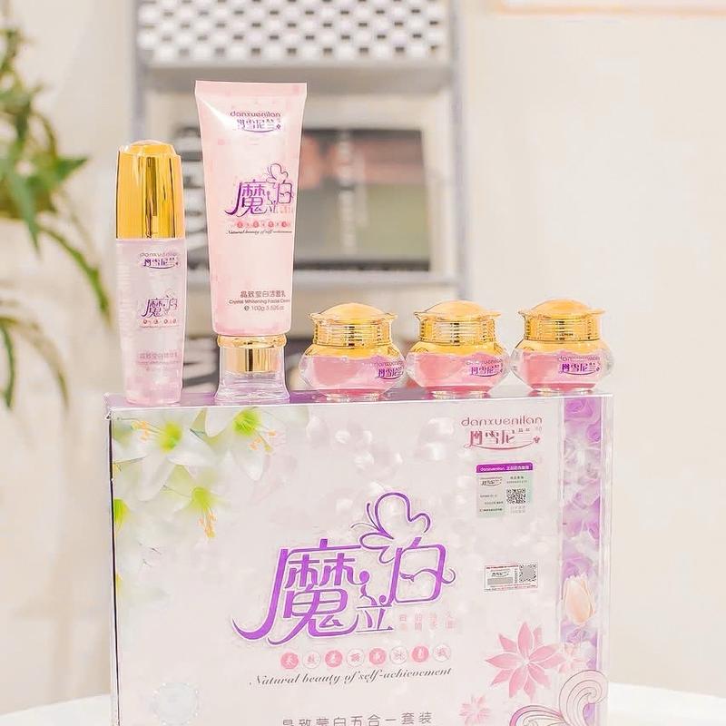 Bộ Mỹ Phẩm Hoàng Cung Hồng 5 Món Sản Phẩm Hàng 3 Tem Chuẩn