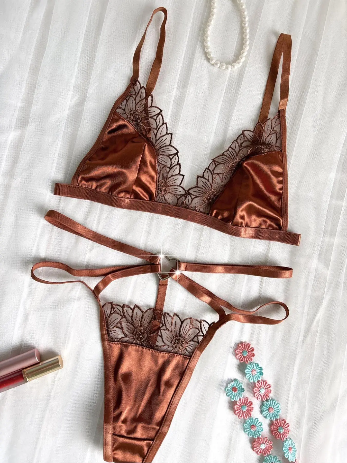 Two-piece Set Women's Floral Embroidery Cut Out Underwear Set, Adjustable Strap Triangle Bra & Heart-Ring Thong Set, Romantic Lingerie Set for Ladies