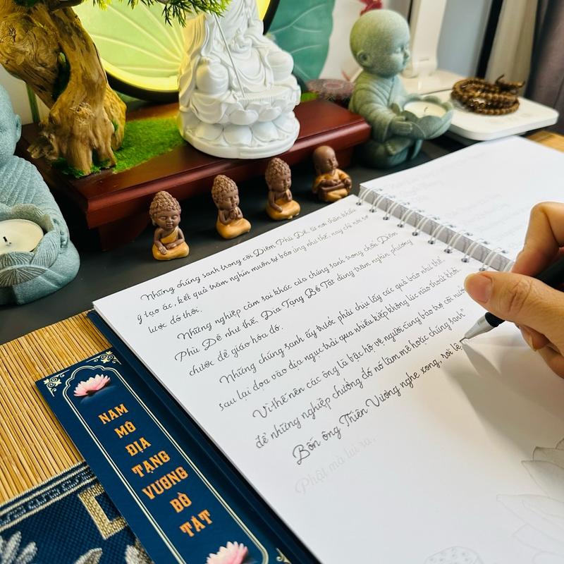 [ Tặng Vòng 108 hạt, 10 Bút Ngòi, 1 Bút Nhũ ] Sổ Chép Địa Tạng (BẢN CAO) Chữ Mờ < DTXBC > tu tap 6