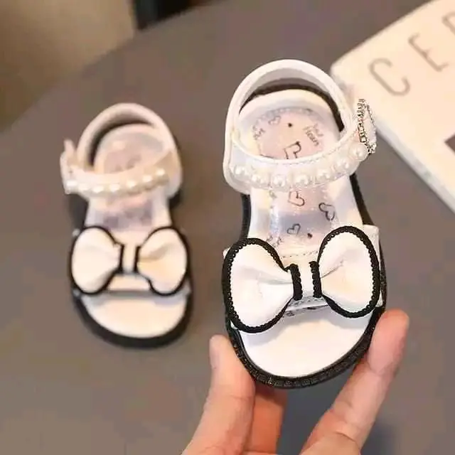 sandal anak wanita murah lucu yang trendy simple Cantik mewah Fashion terbaru 2024 Perempuan