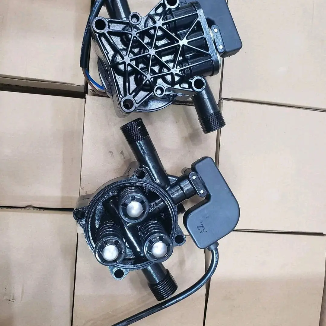 đầu máy rửa xe mini 4 ốc loại thông dụng
