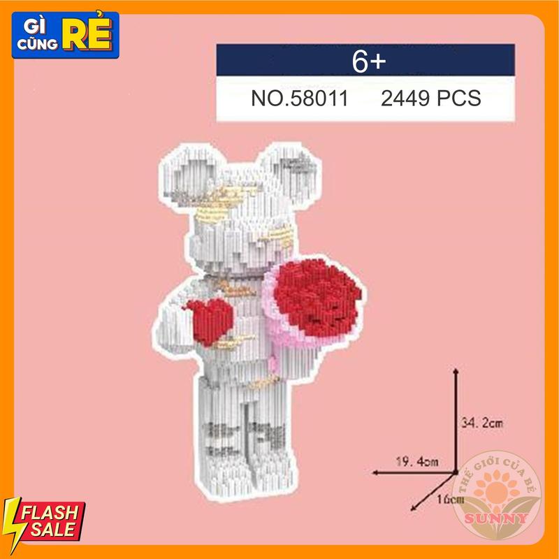 Đồ chơi lắp ghép Bearbrick ôm hoa hồng - Mô hình lắp ghép 3D gấu Bearbrick ôm hoa hồng nhiều màu - cao 34 cm - 2450pcs tặng kèm búa đèn Bộ Lắp Ráp Tháo Lắp