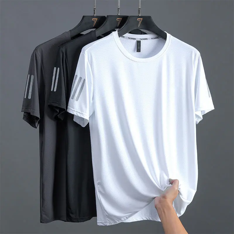 เสื้อกีฬา สกรีนลาย มี4สี  มีรูระบายอากาศ
