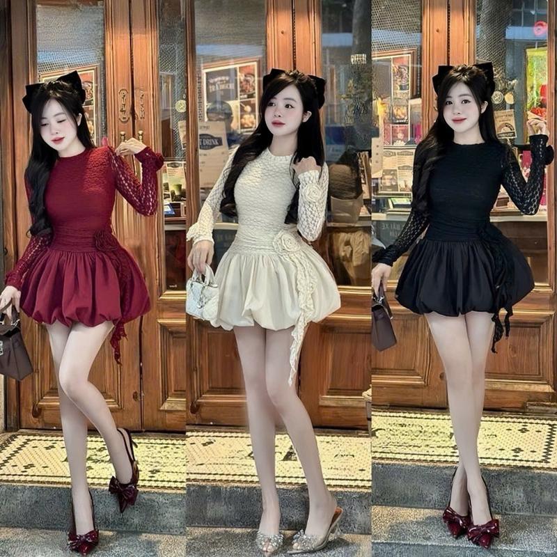 Đầm váy nữ áo ren tay dài dính hoa cổ cao thân dưới phối tapta form ngắn xinh xắn sang chảnh dành cho nàng diện di chơi,di tiệc.