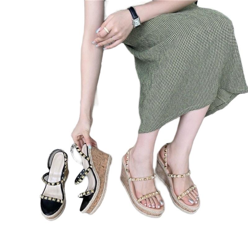  Giày Nữ Đế Xuồng 9P Đính Đinh Tán Phong Cách Hàn Quốc Viền Cói Hot DéP Đế Bằng xăng đan 