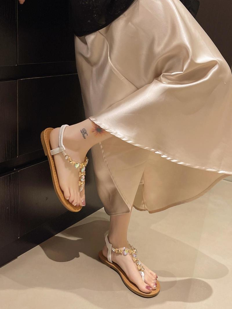 Product Introduction of Women's Fashionable Rhinestone Decorated Slide Sandals, Casual Comfortable Flat Sandals for Summer, Lightweight Breathable Shoes for Daily Wear, Girl 7