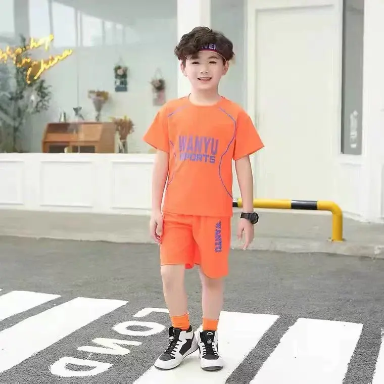 Set bộ quần áo thể thao bé trai 15-45kg mẫu chữ Wanyu. Chất liệu thun lạnh, thấm hút mồ hôi. HE1 3