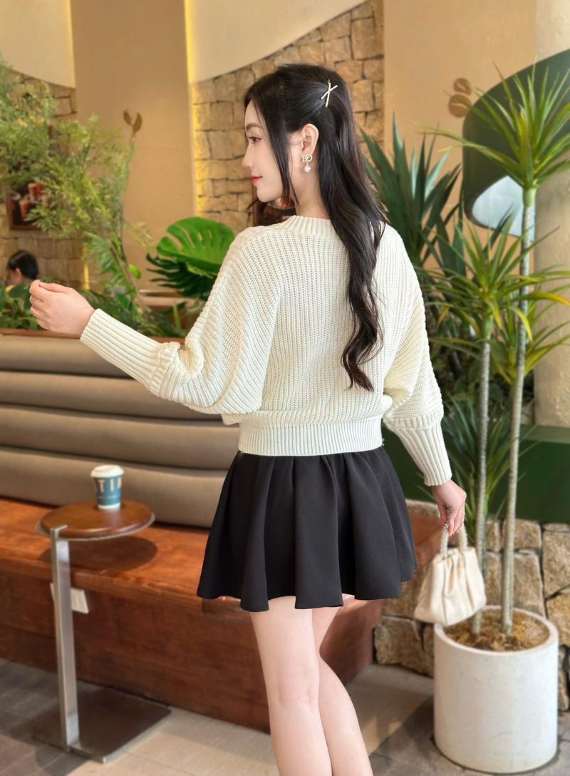 Product Introduction of Mẫu Mới - Áo Len Cánh Dơi Vặn Thừng Giữa, Cổ Tim Thanh Lịch, Chất Len Cao Cấp Kem Voi Top Nhung Nữ Women -Tết 4
