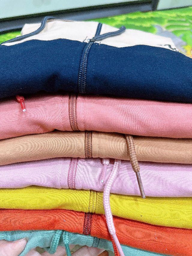 Product Introduction of Áo khoác thun cotton 5 túi to, mã in tay + logo - Nữ Top 16