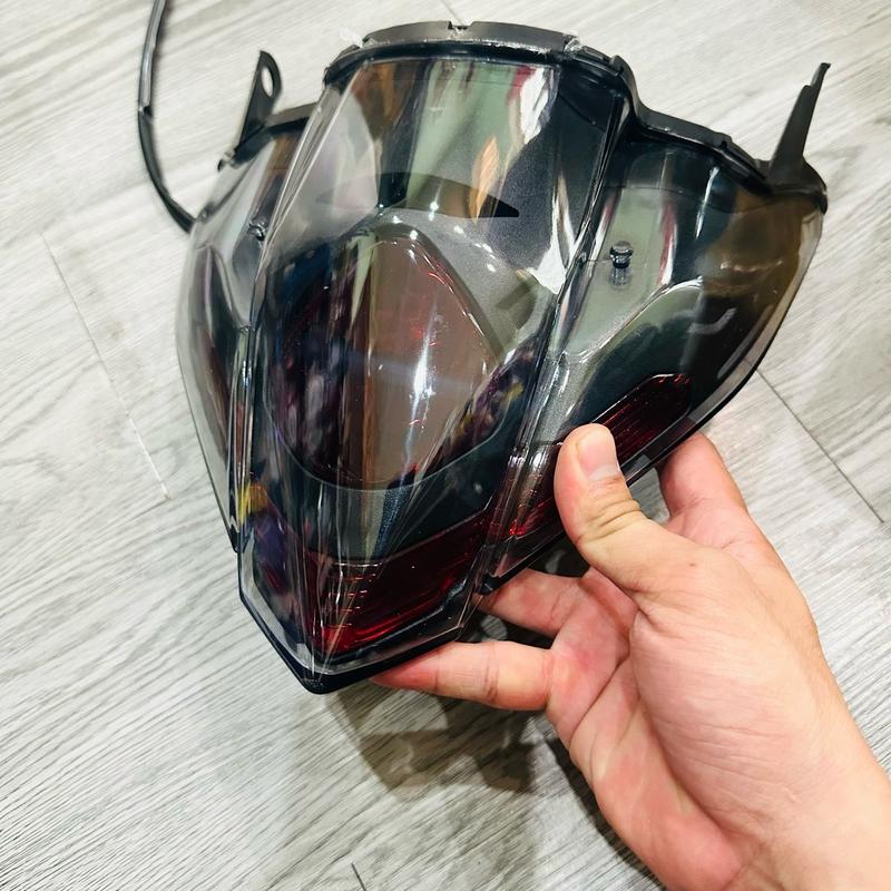 Đèn hậu lc exciter 135 siêu đẹp nha anh em ơi gắn như zin nhe anh em hàng đẹp bóng đèn đầy đủ