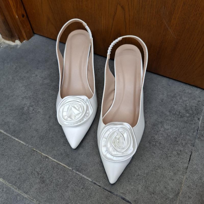 Product Introduction of Giày sục mũi nhọn cao gót 5p gắn nơ hoa màu cực xinh Dép len shoes hoa giay 7 got depnuhottrend 2023 guôcxinh caogotdinhda đẹp high red guốc quaitrong bitmui caogotnu saint laurent heels giày cao gót gấp gọn eg ngo sandal dinh 2 cưới guo c dep decao detha 3