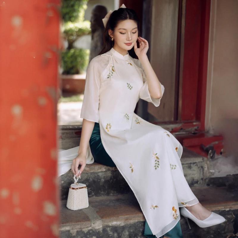 Áo Dài Cách Tân Linh Lan,Áo Dài 4 Tà Lụa Tơ Thêu Hoa Cổ Cao 1