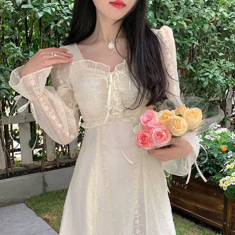 Dress Lace Fairy Dress Square Neck Chiffon Dress Korean Style Princess Dress Pesta Gaun Putih Floral Dress Retro Dress Pantai Dress Vintage Dress Cream Dress Kondangan Dress mewah M367 1