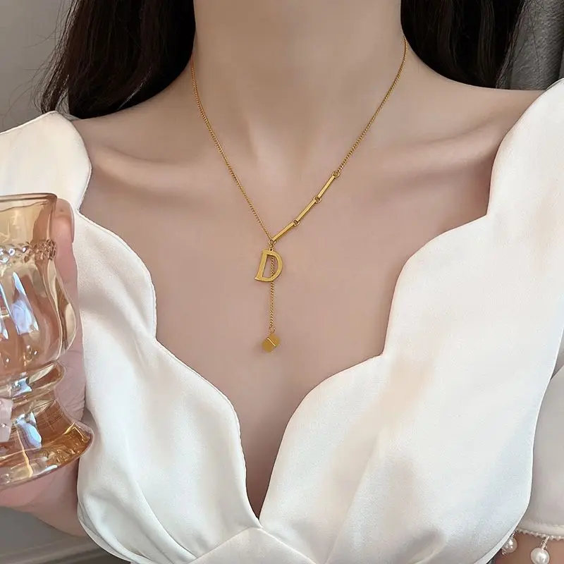Vòng Cổ Thép Titan Thời Trang, Dành Cho Phụ Nữ, Đơn Giản Và Dễ Phối Đồ Với Chữ D Và E, Mặt Dây Chuyền Ngắn, Thanh Lịch, Không Phai Màu, Thích Hợp Làm Quà Tặng Cho Bạn Gái, Mẹ, Vợ 4