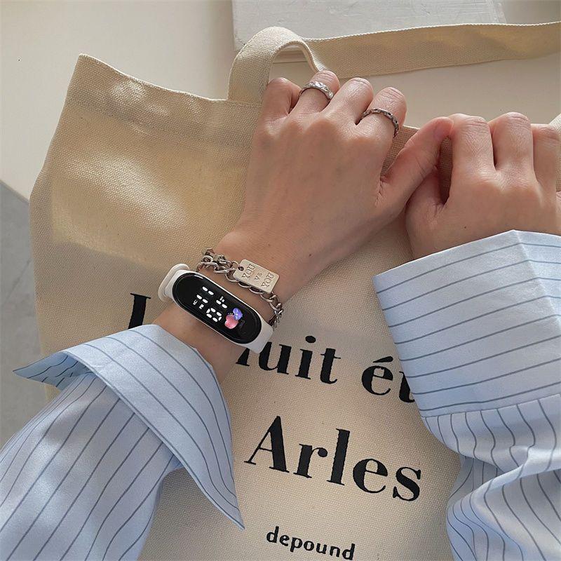 Product Introduction of Trendy Cool Luminous Waterproof Electronic Watch for Middle and High School Students 4