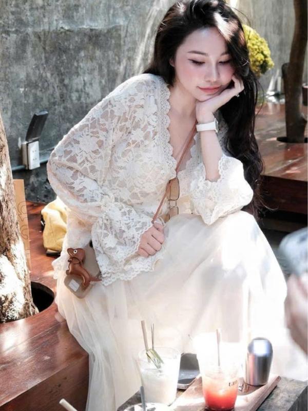 [ Tặng Kèm Áo 2 Dây ] Set Bộ Áo Ren Cổ V Dáng Cardigan Mix Chân Váy Lưới 2 Lớp Dễ Mặc By Loan Định Boutique