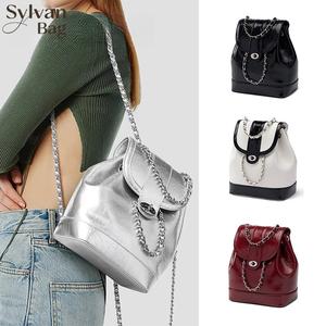 กระเป๋าสะพายโซ่ สไตล์เกาหลี อินเทรนด์ กระเป๋าเป้หนังแว็กซ์ผู้หญิง กระเป๋าสะพายไหล่คู่สุดวิจิตร ใหม่ในปี 2025