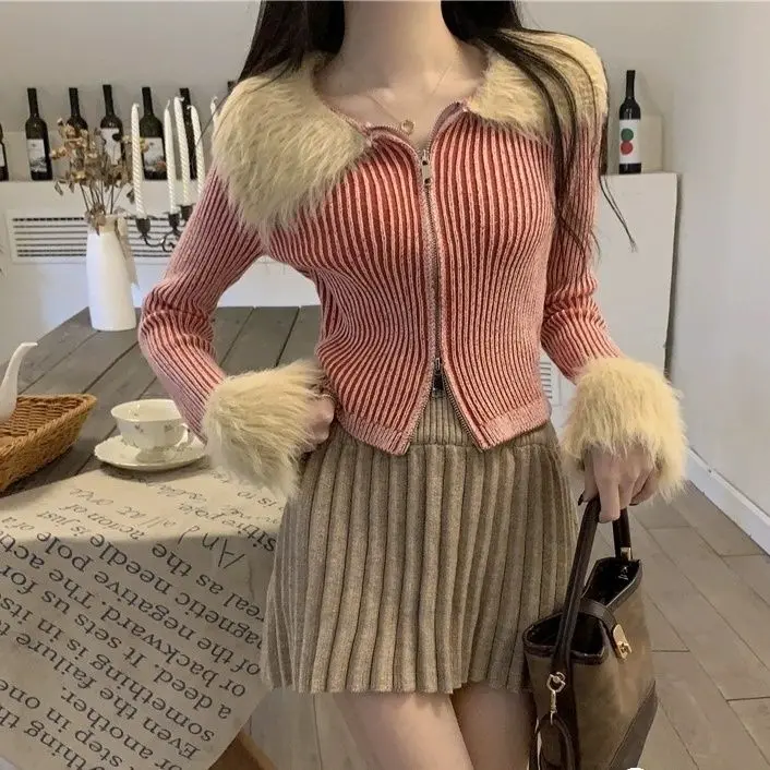 Áo Khoác Len Cropped, Bán Chạy Trên Internet, Dành Cho Nữ, Hàng Mới Về Thu Đông 2024, Dễ Thương Và Gợi Cảm, Áo Cardigan Cô Gái Nóng Bỏng, Có Cổ Lông, Áo Dệt Kim Women Top