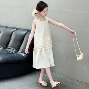 Váy Mùa Hè Cho Bé Gái, Thêu Dập Nổi Phong Cách Ngọt Ngào Váy Ba Lỗ Không Tay Phong Cách Bohemian, Hàng Mới Về Cho Mùa Hè 2025 áo  dài  cách  tân  nữ dam  body  gai girl  yellow  dress set  jean  begai boxinh  chobe bocho  begai set  xinh  chobegai